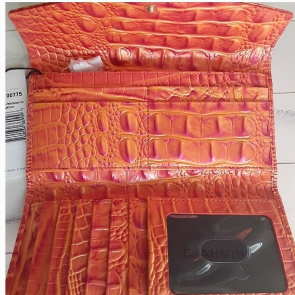 Brahmin Veronica Wallet in Dusty Orange, NWT - Picture 3 of 3